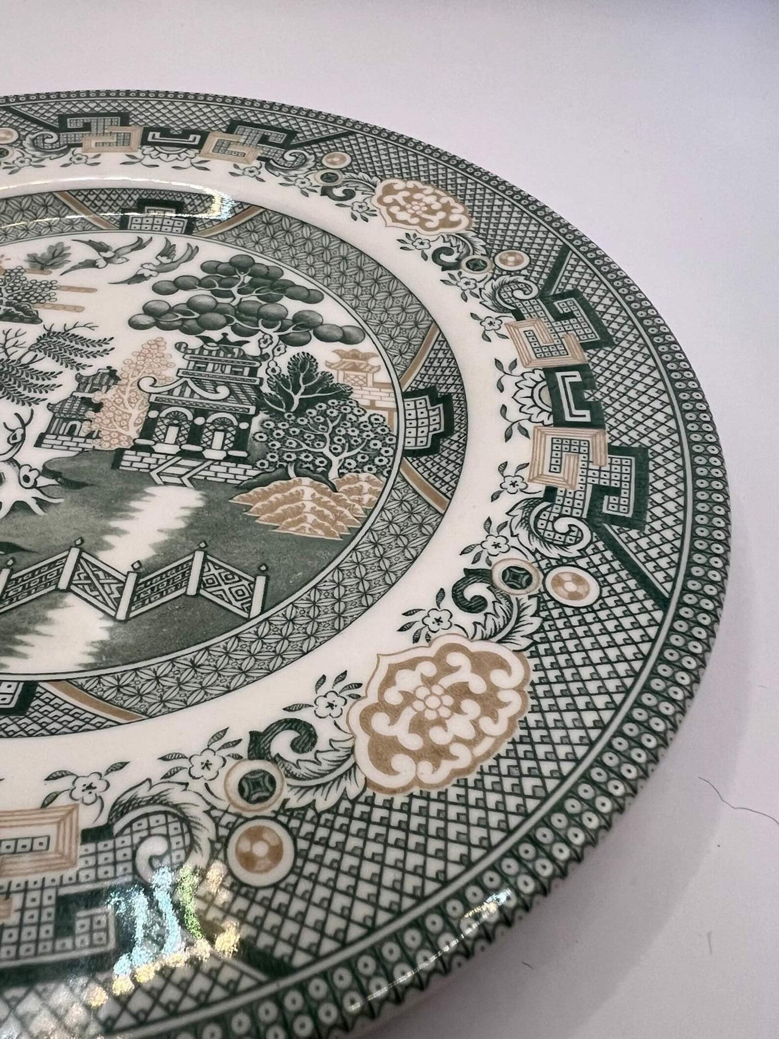Green and Gold Willow Pattern Plate